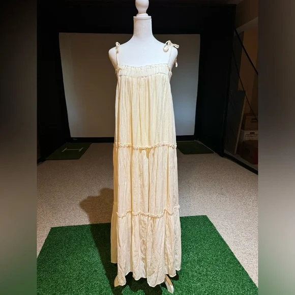 NWT &merci Cream Tiered Maxi Dress Size Large - Picture 3 of 6